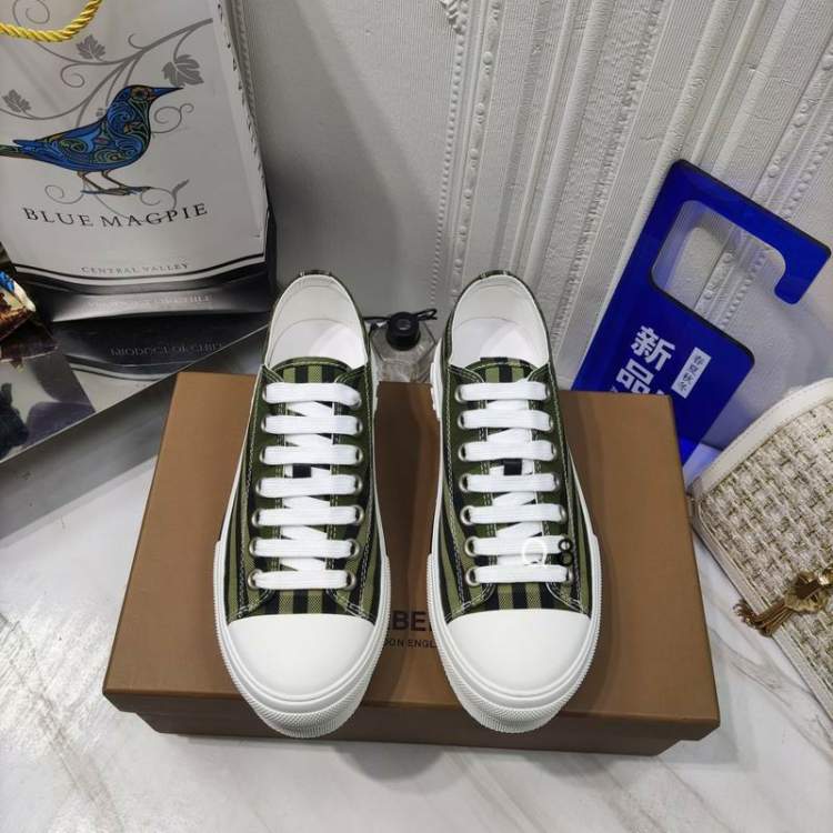 Picture of Burberry Shoes _SKUBurberrysz38-44BS02841942